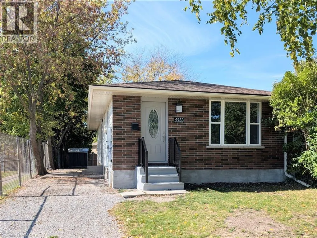 4933 KENTUCKY Court