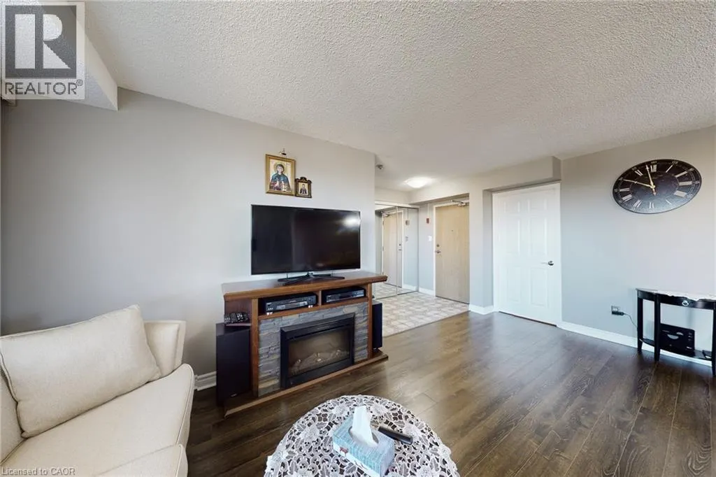 432 MAIN Street Unit# 1002, #1002