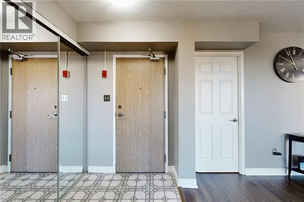432 MAIN Street Unit# 1002, #1002