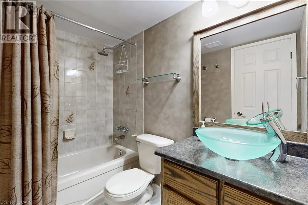 432 MAIN Street Unit# 1002, #1002