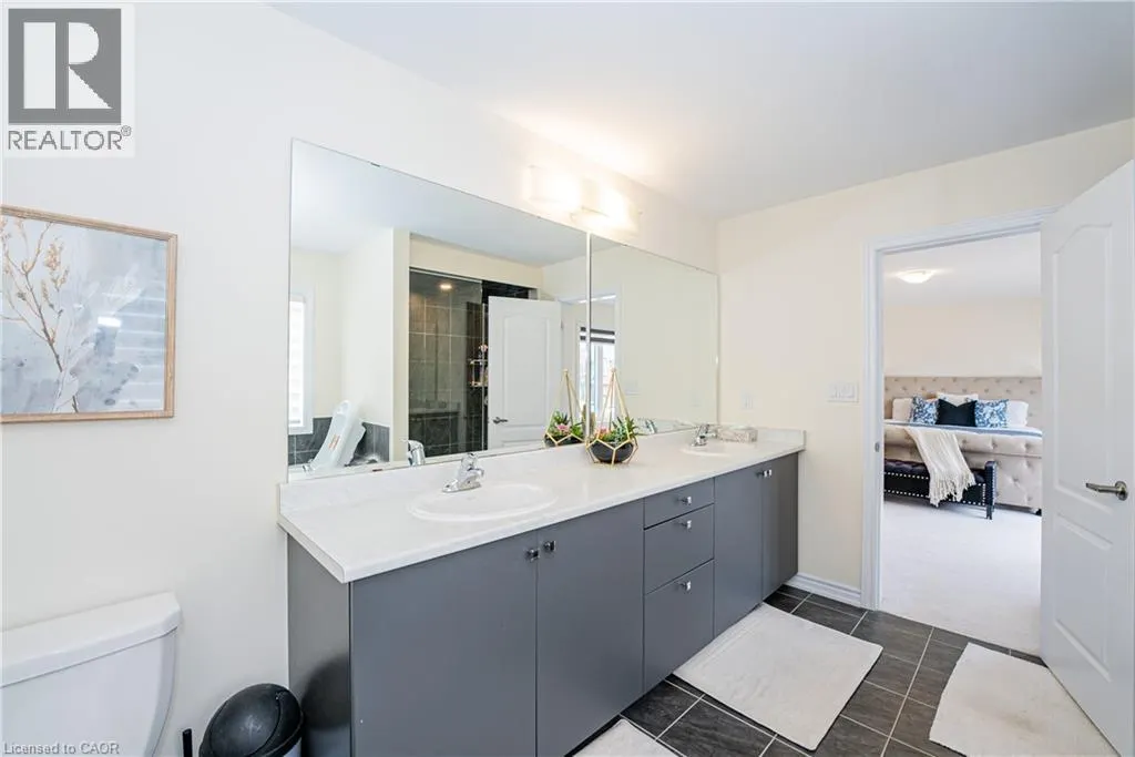 22 OAKTREE Drive