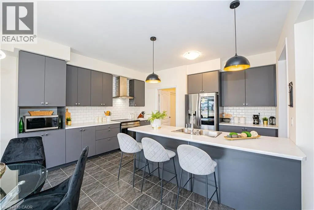 22 OAKTREE Drive
