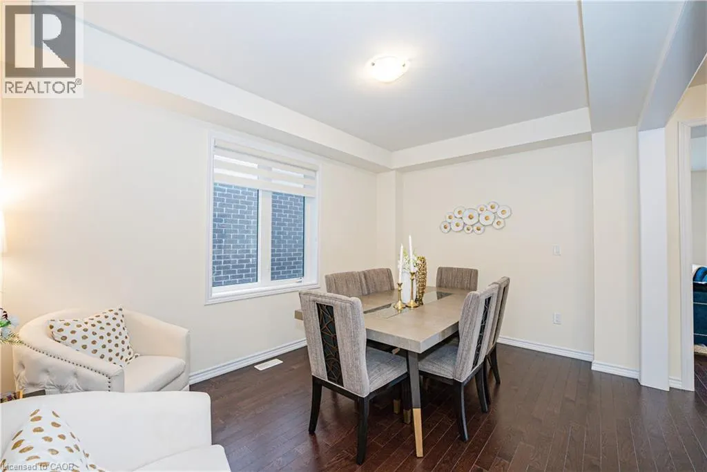 22 OAKTREE Drive