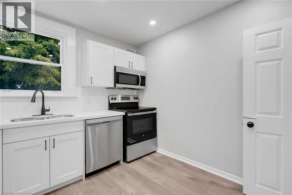 20 WEST 4TH Street