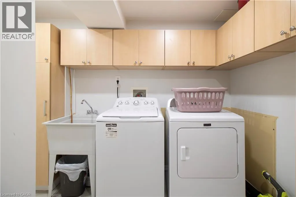28 GLEN EDEN Court