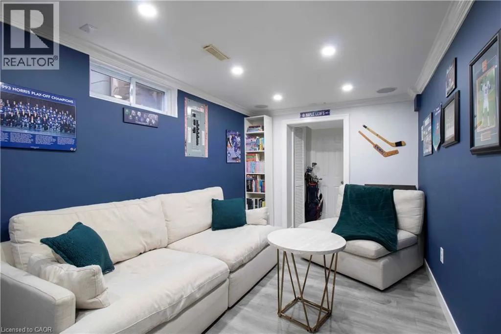 28 GLEN EDEN Court