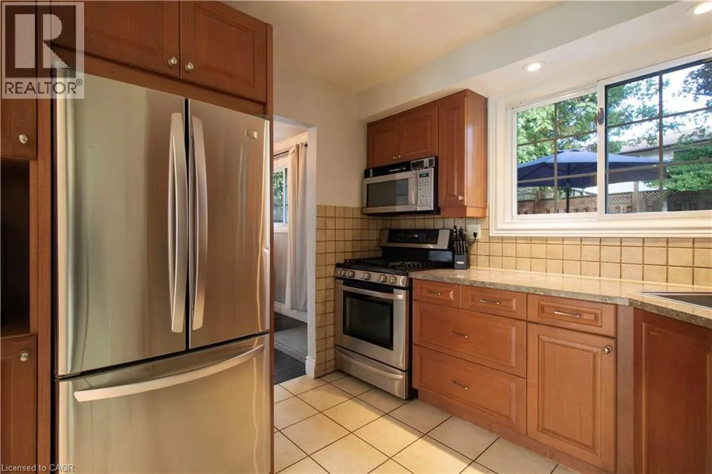 28 GLEN EDEN Court