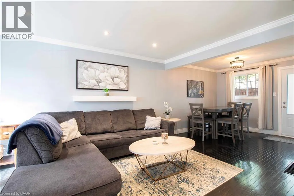 28 GLEN EDEN Court