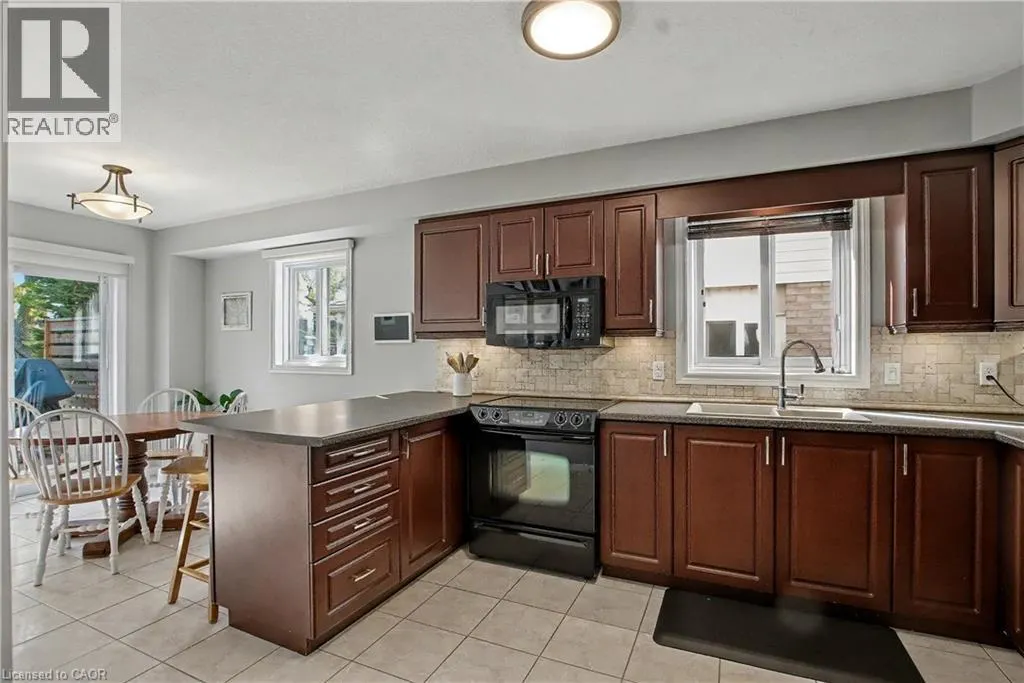 60 LENA Crescent