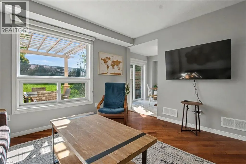 60 LENA Crescent