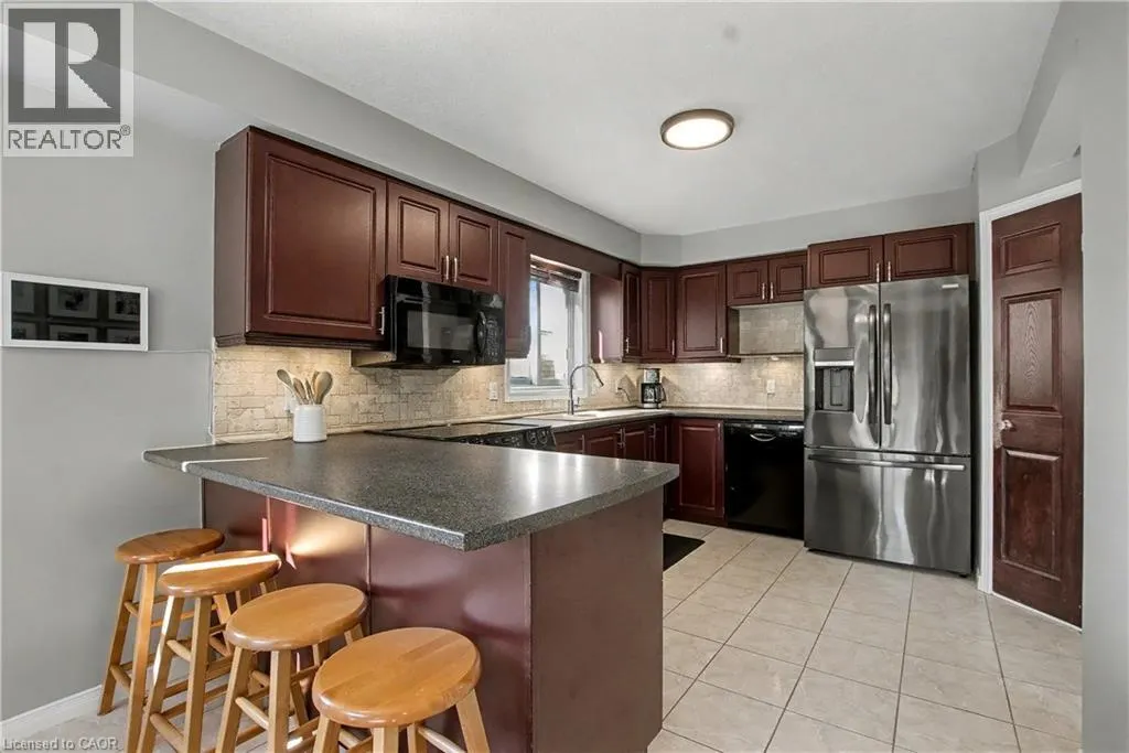 60 LENA Crescent