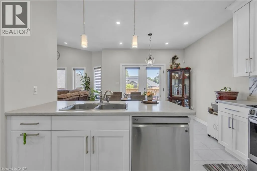24 SUTHERLAND Crescent