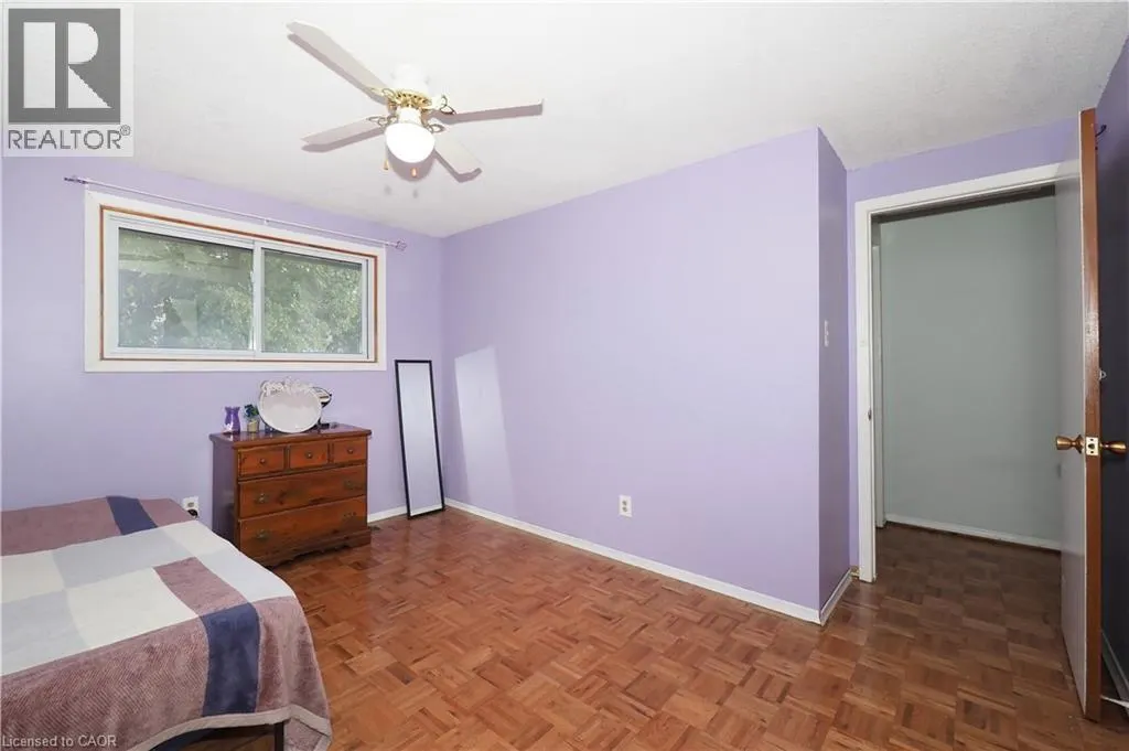 10 BALFOUR Crescent