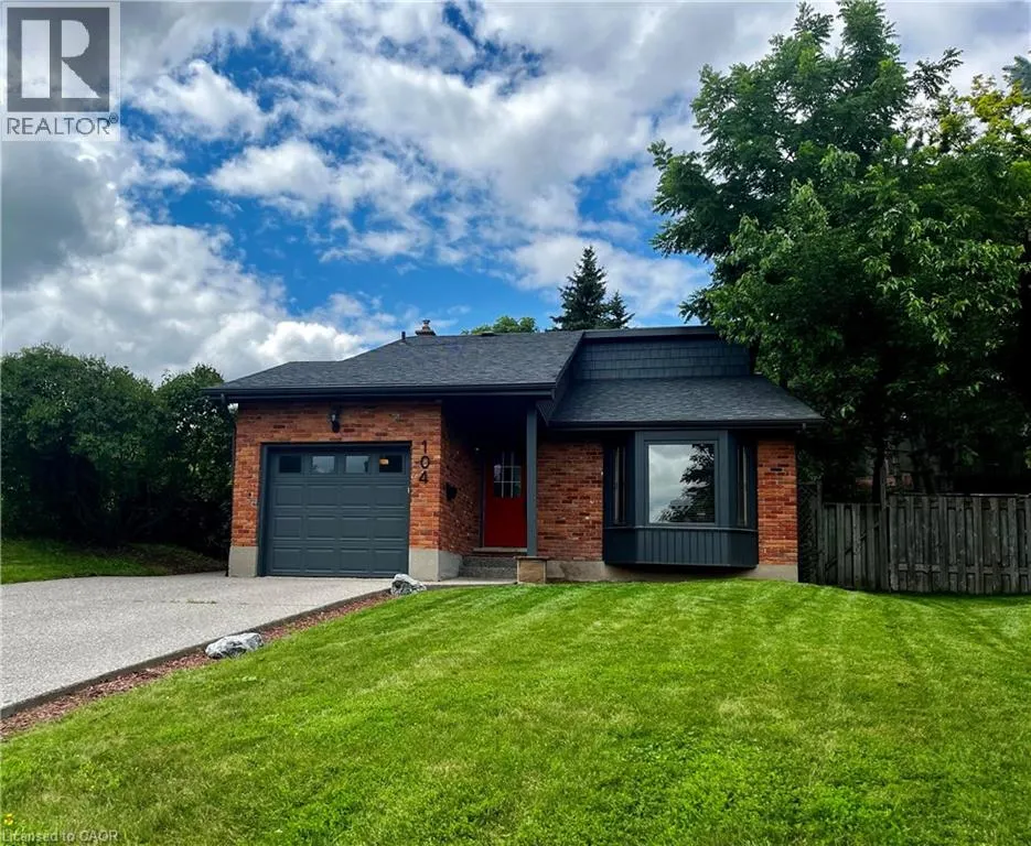 104 HOMEVIEW Place