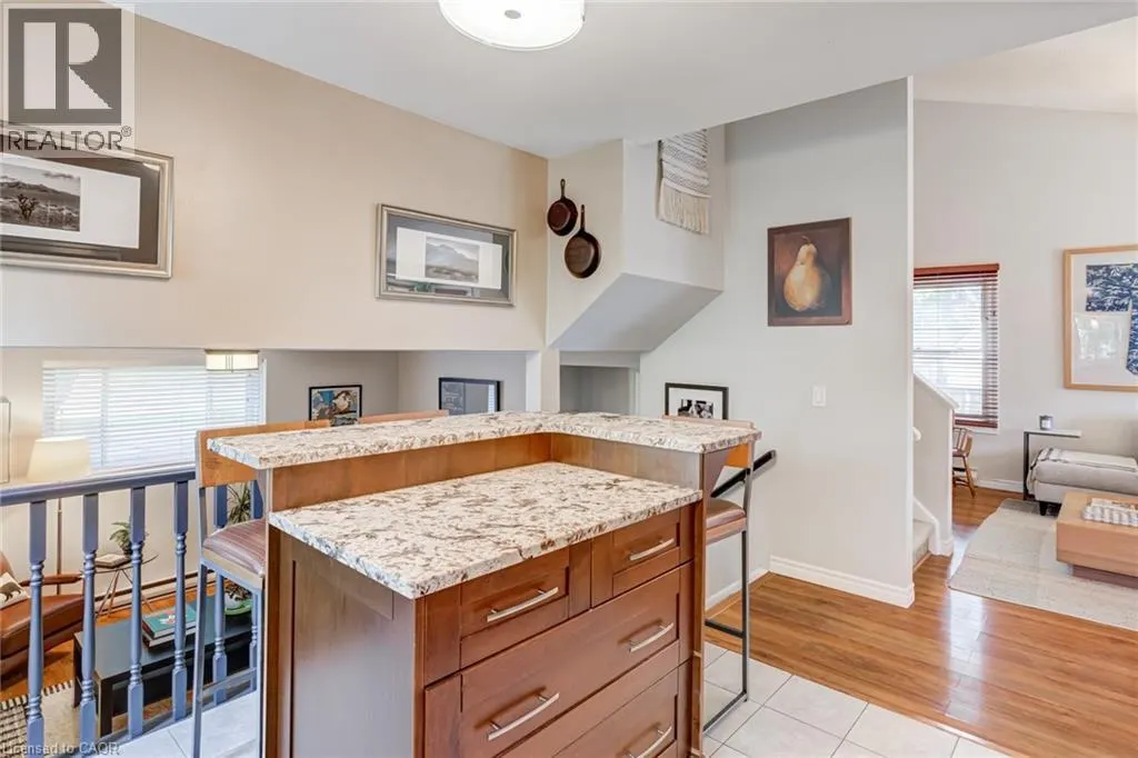 104 HOMEVIEW Place