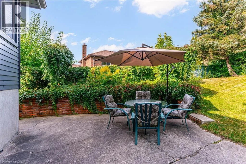 104 HOMEVIEW Place