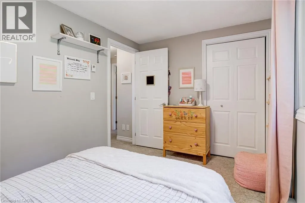 104 HOMEVIEW Place