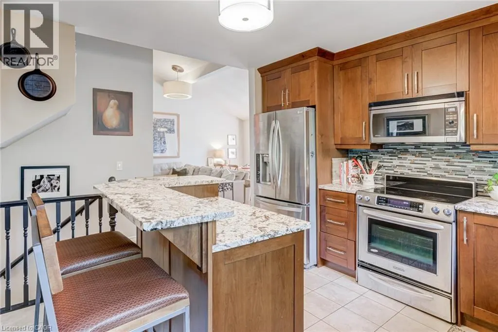 104 HOMEVIEW Place