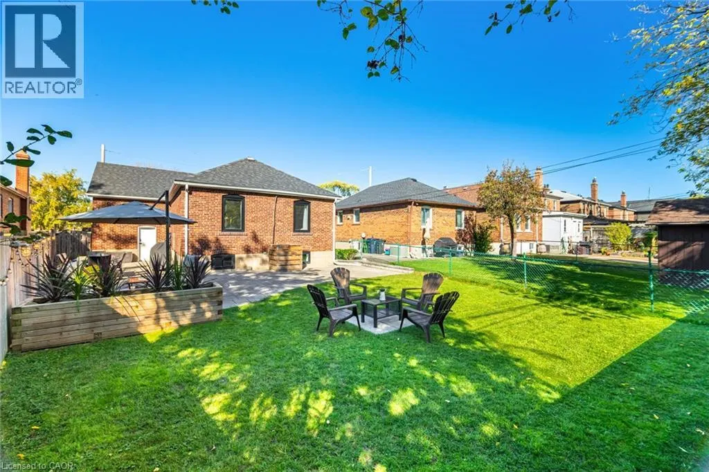 75 EMERALD Crescent