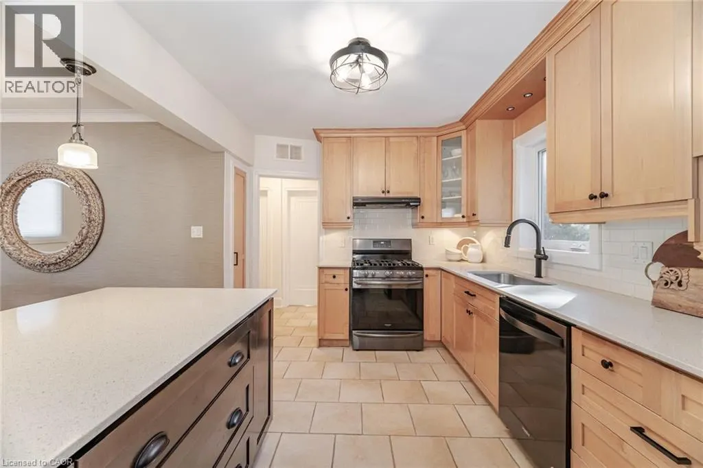 75 EMERALD Crescent