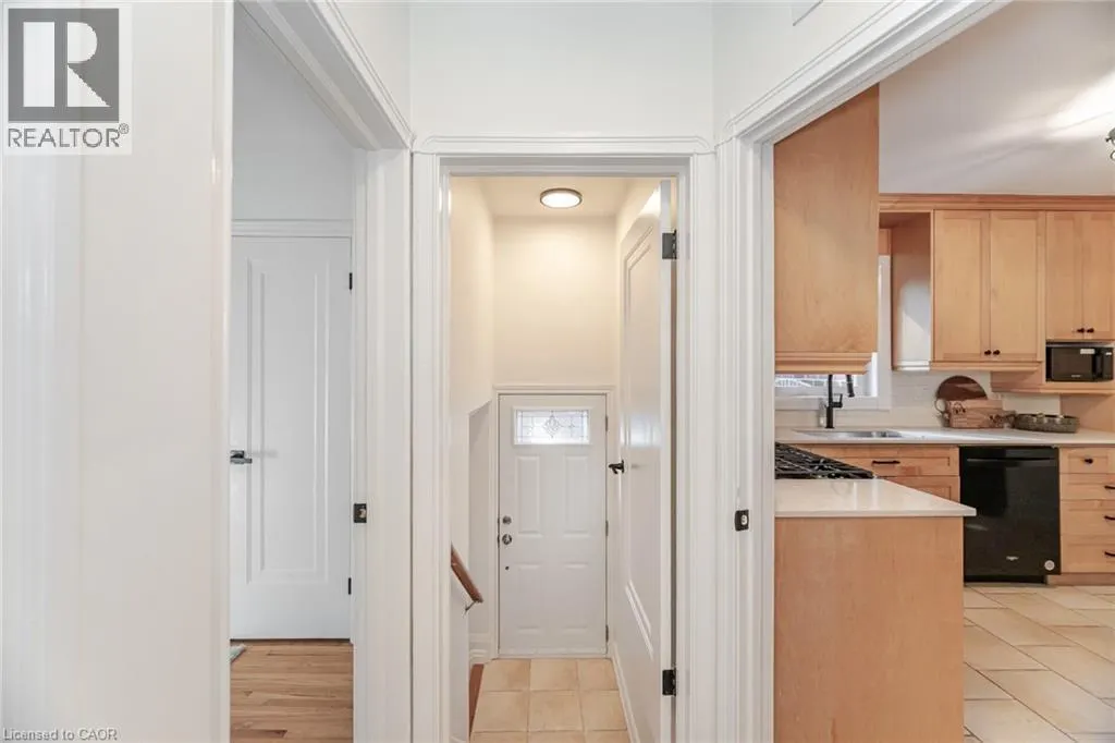 75 EMERALD Crescent