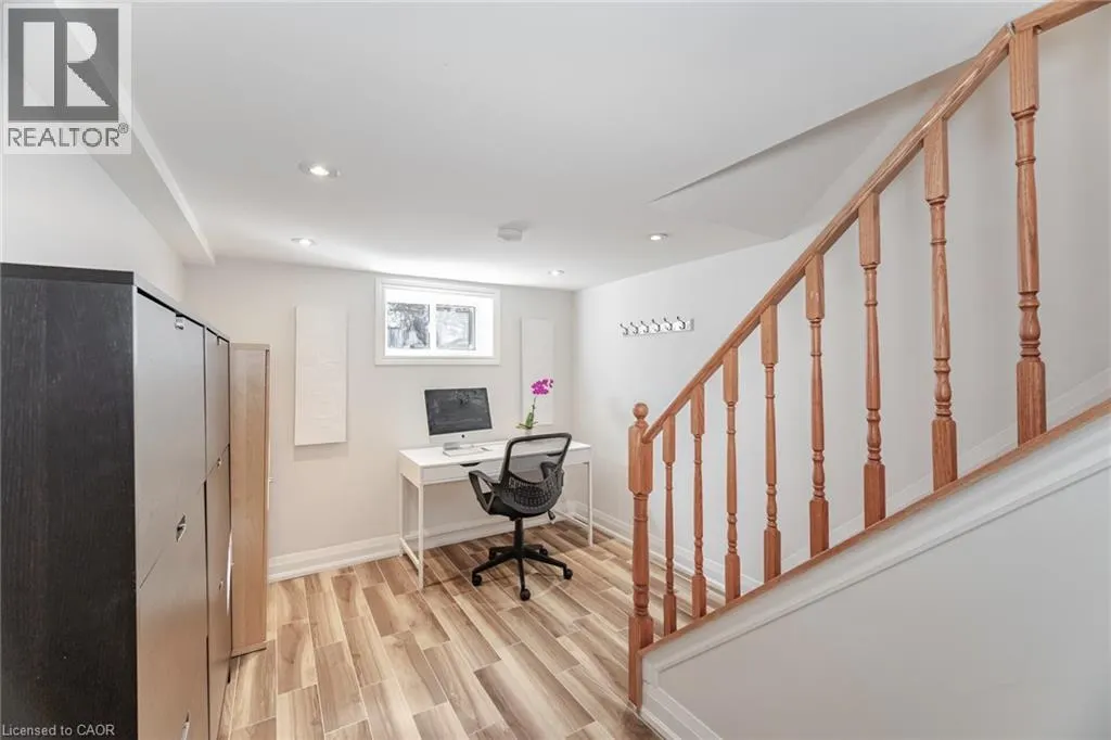 75 EMERALD Crescent
