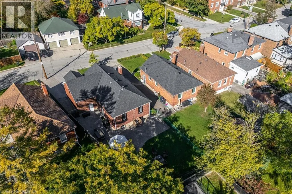 75 EMERALD Crescent
