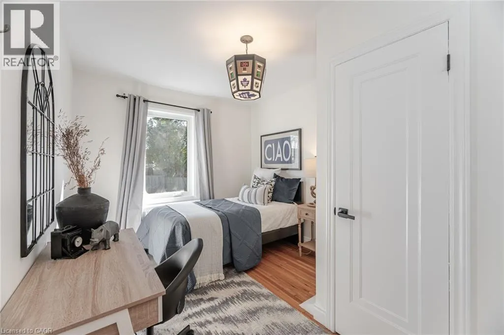 75 EMERALD Crescent