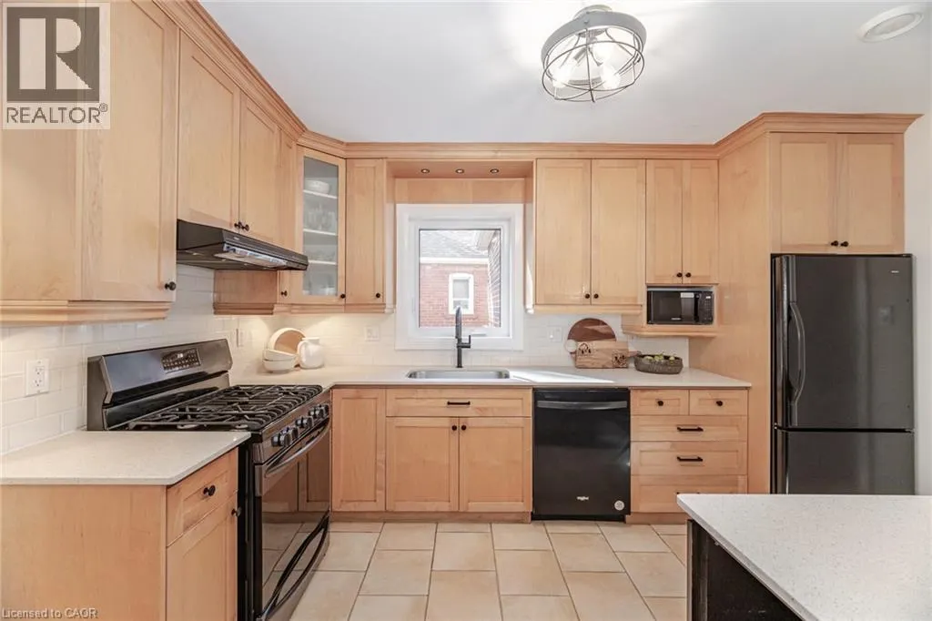 75 EMERALD Crescent