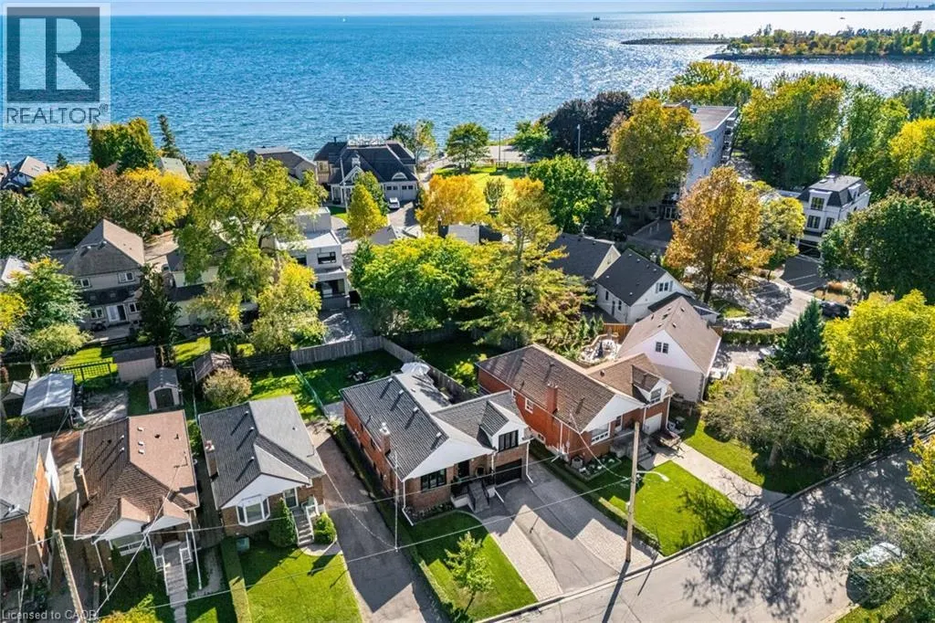 75 EMERALD Crescent