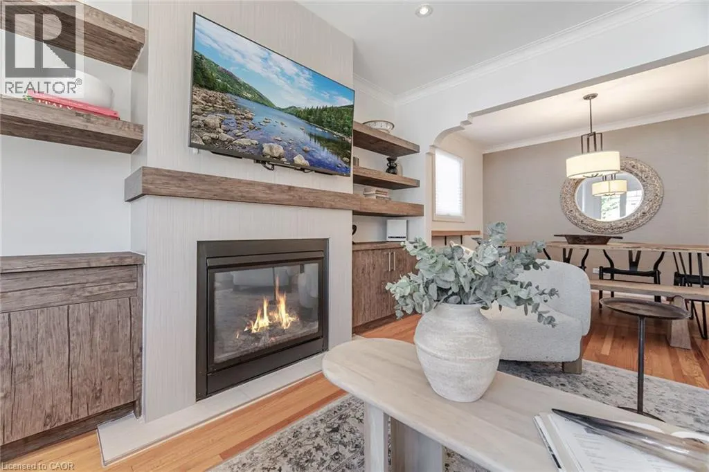 75 EMERALD Crescent