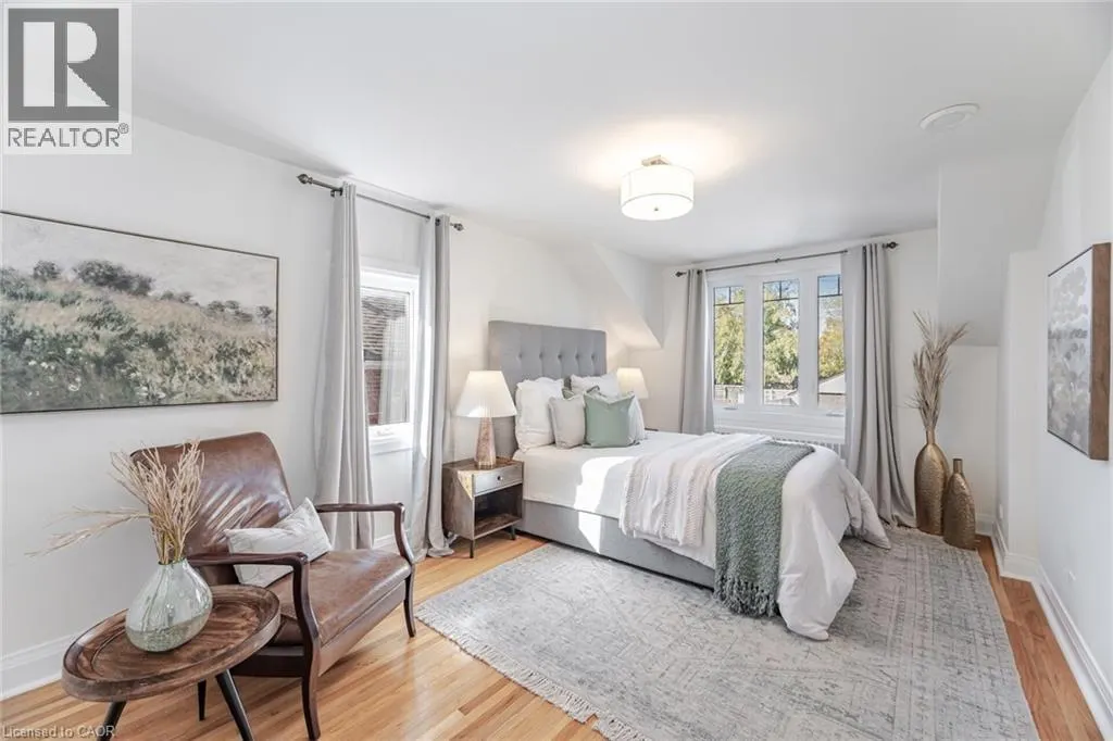 75 EMERALD Crescent
