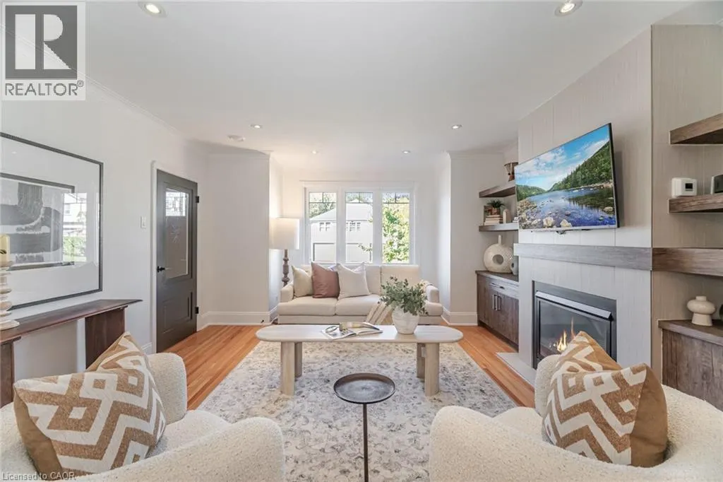 75 EMERALD Crescent