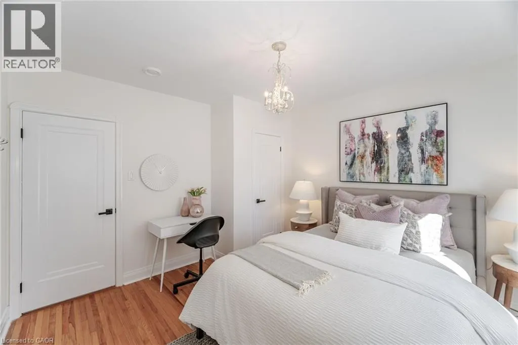 75 EMERALD Crescent