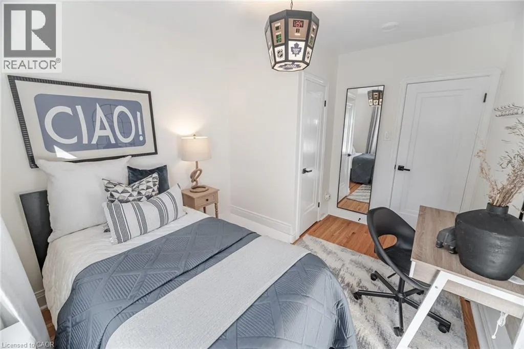 75 EMERALD Crescent