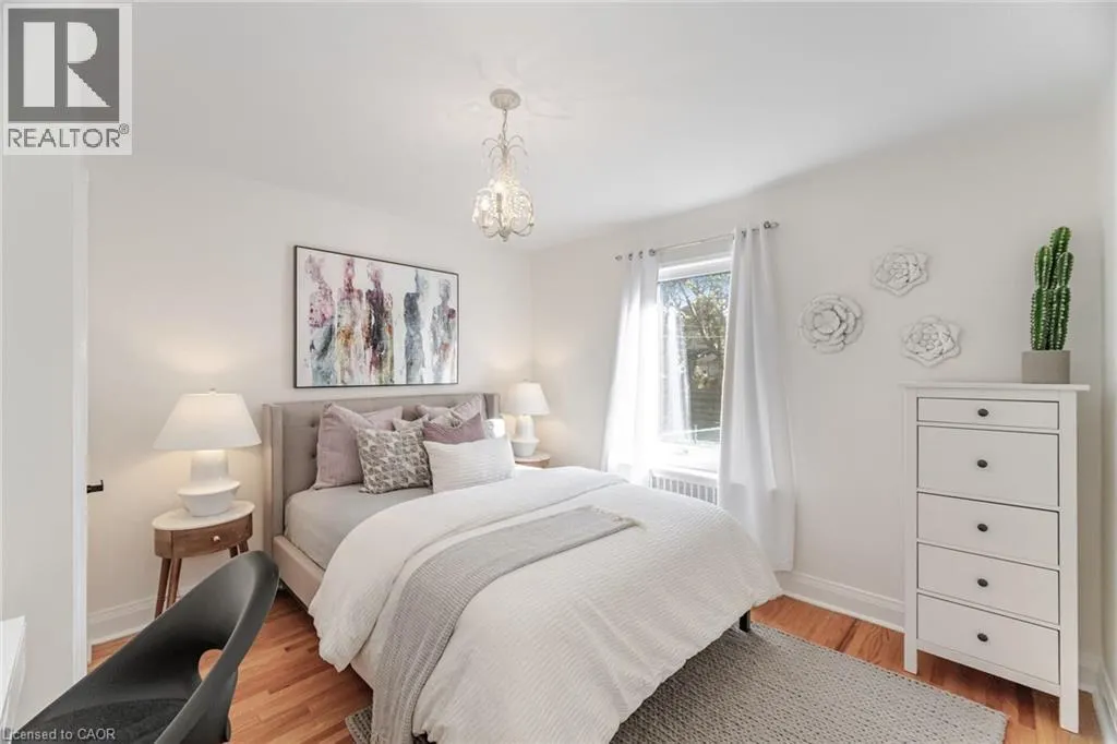 75 EMERALD Crescent