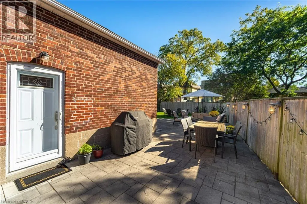 75 EMERALD Crescent