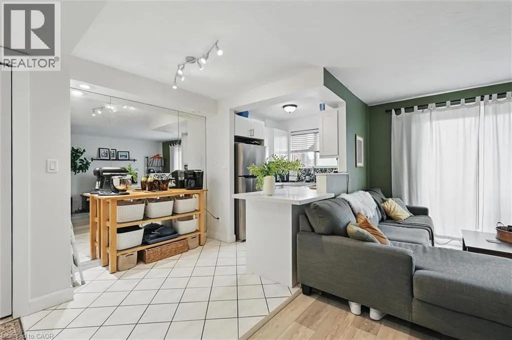 2373 KING Street E Unit# 43, #43