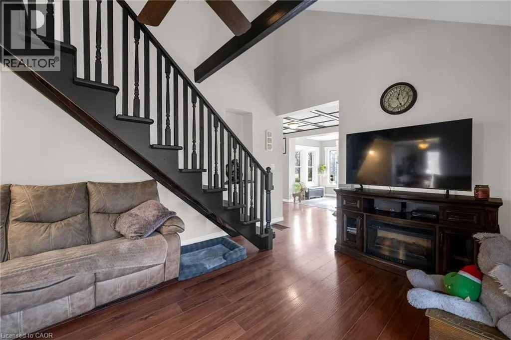 33 ROSEDALE Avenue