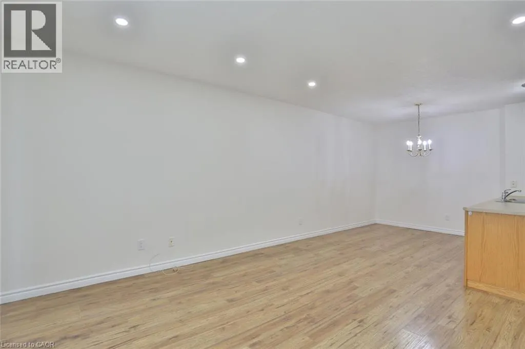 345 BRIARMEADOW Drive Unit# 206, #206