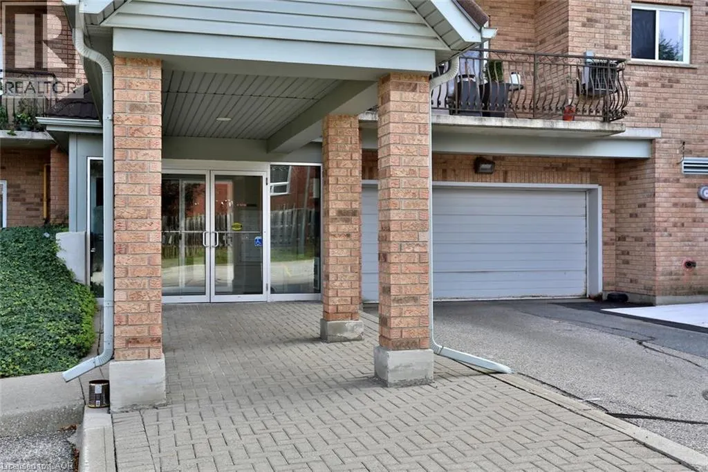 345 BRIARMEADOW Drive Unit# 206, #206