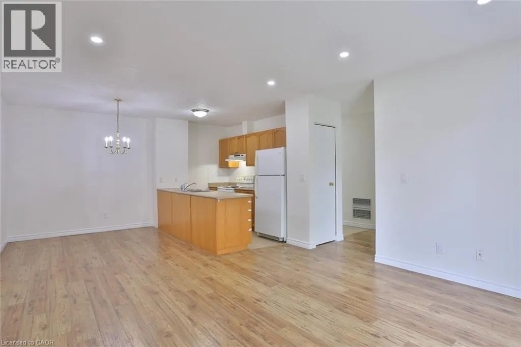345 BRIARMEADOW Drive Unit# 206, #206