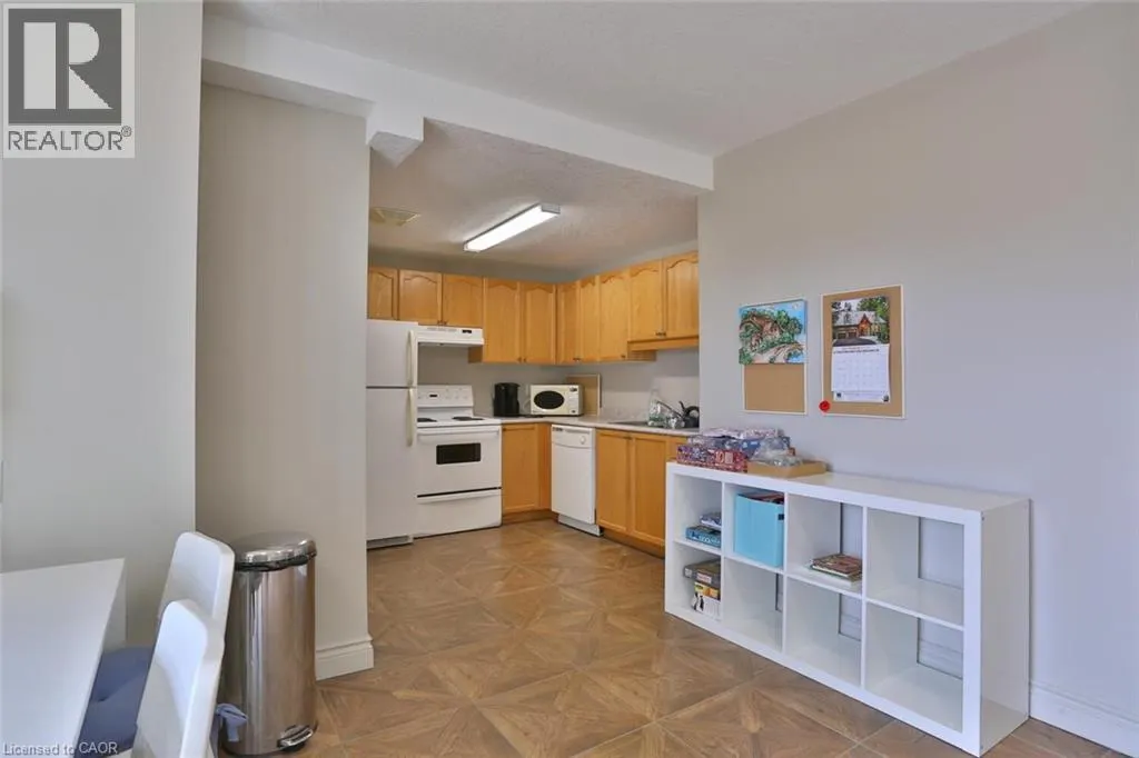 345 BRIARMEADOW Drive Unit# 206, #206