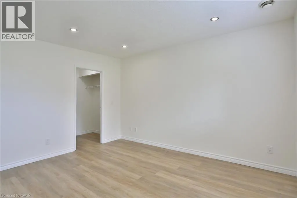 345 BRIARMEADOW Drive Unit# 206, #206