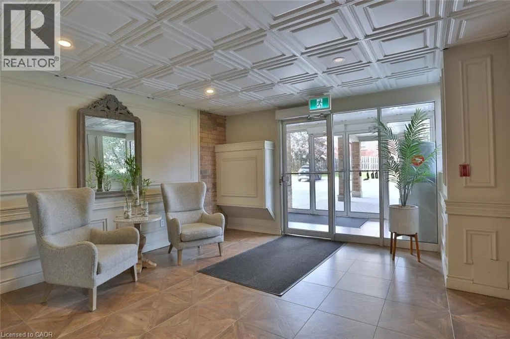345 BRIARMEADOW Drive Unit# 206, #206