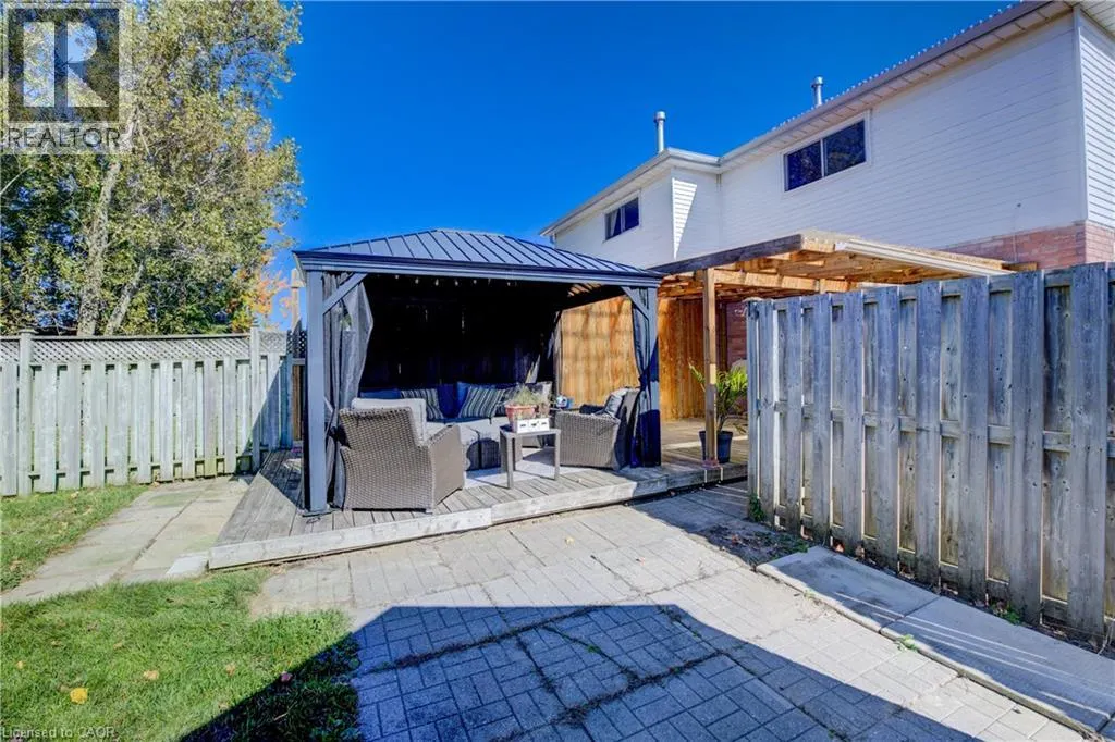 24 CAPRICE Court