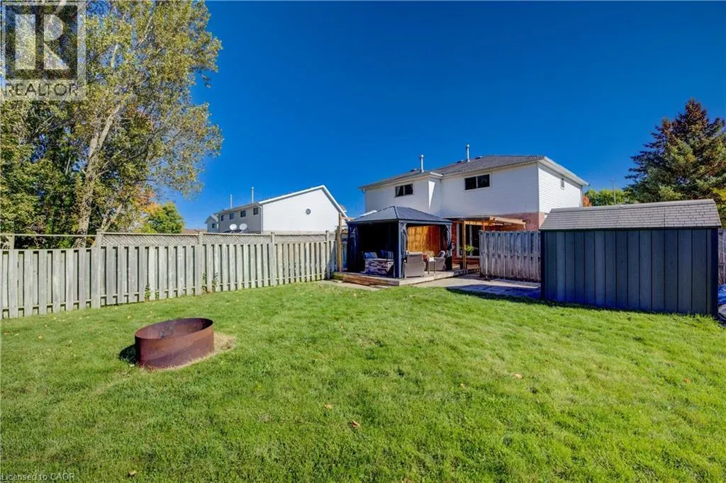 24 CAPRICE Court