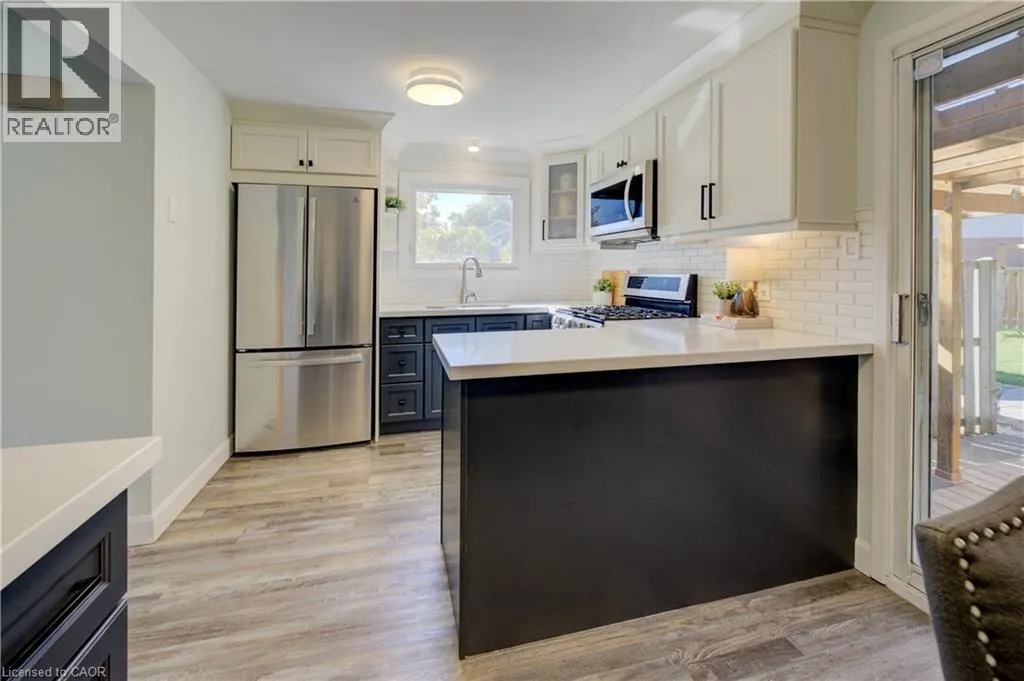 24 CAPRICE Court