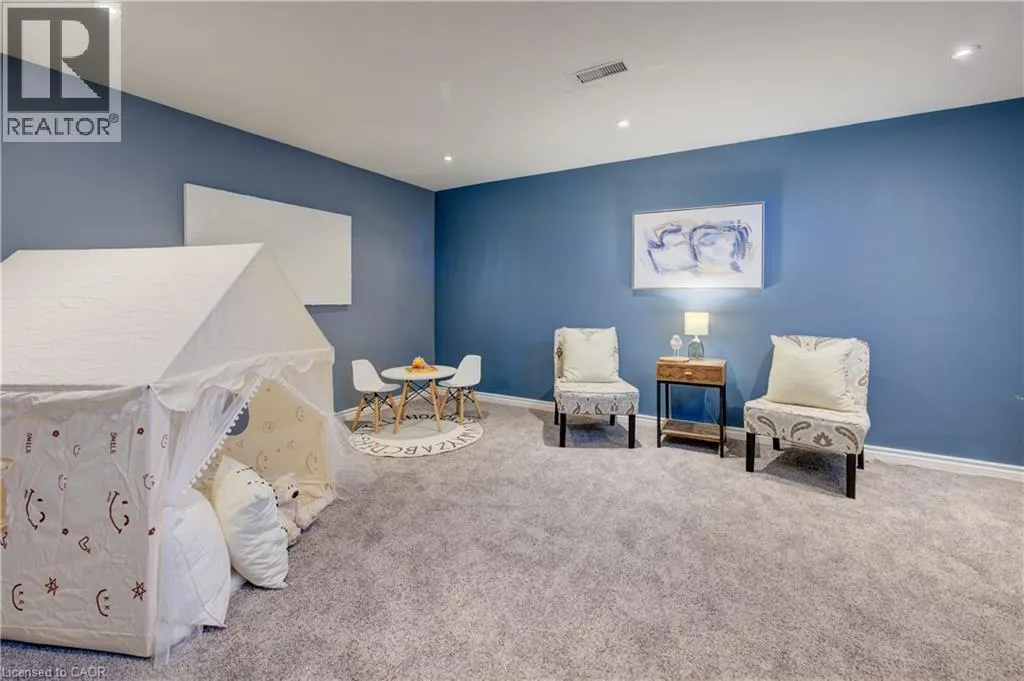 24 CAPRICE Court
