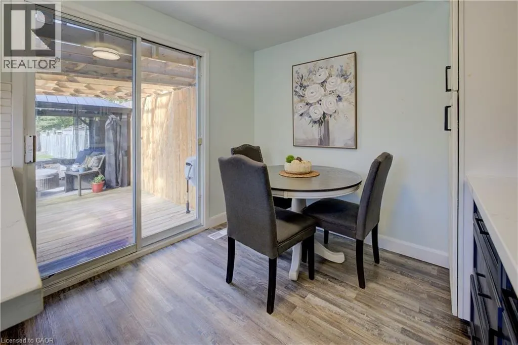 24 CAPRICE Court
